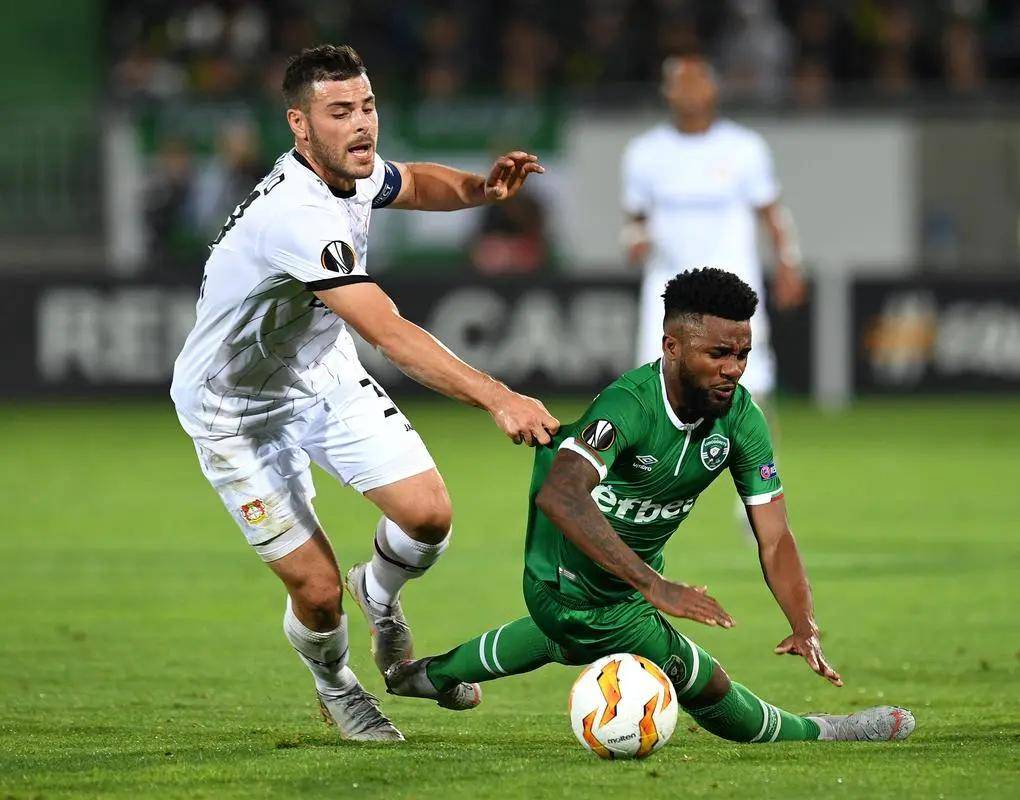 女足欧冠半决赛对阵：巴萨vs切尔西，阿森纳vs里昂.